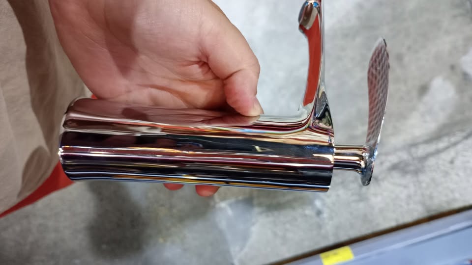 🚰 Grifo para Lavamanos de Agua Fría y Caliente – Acero Inoxidable 🔵🔴✨