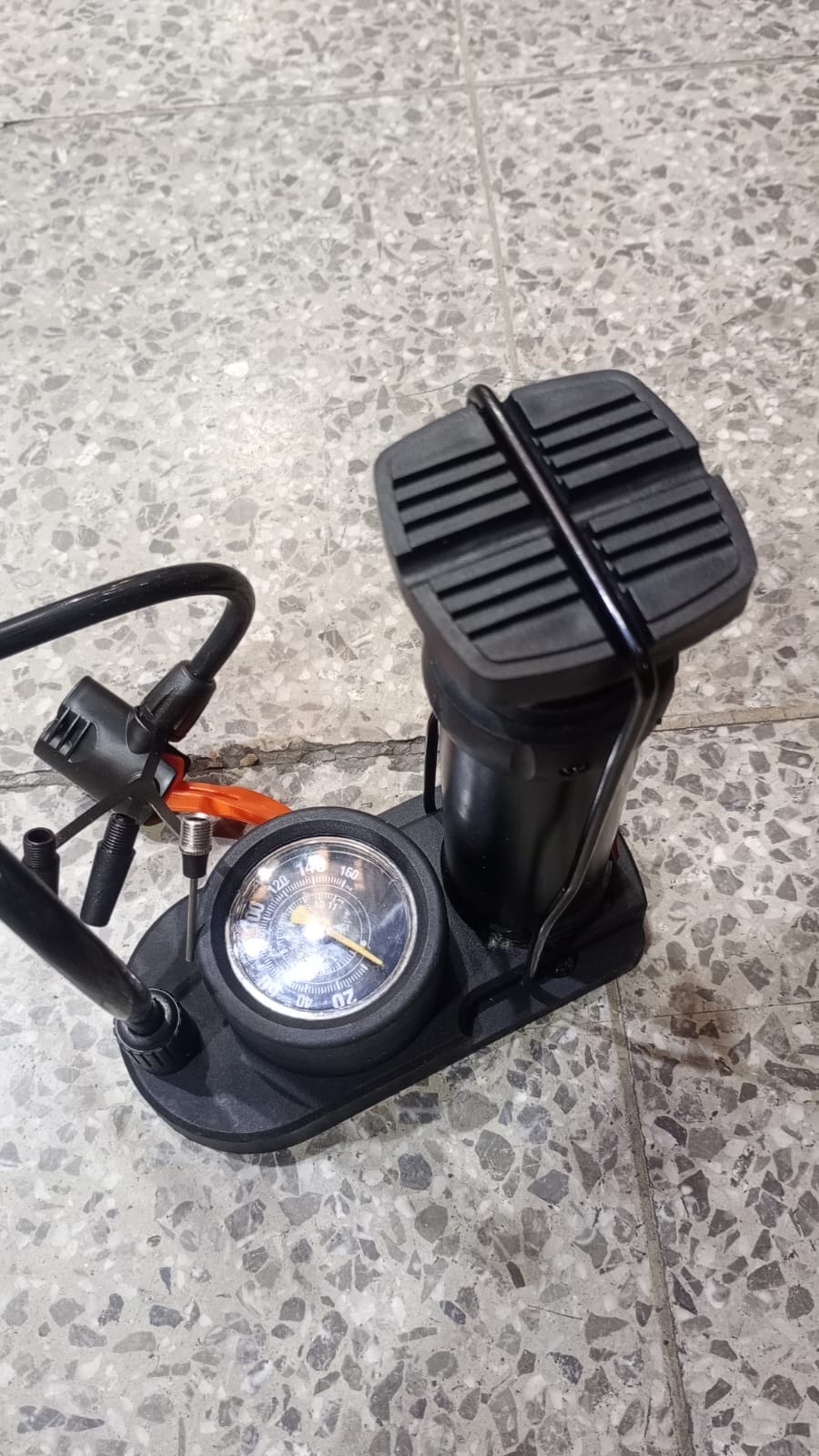 🚗🔥 Inflador Manual de Pie para Llantas de Carro, Moto, Pelotas y Más 🔥🏍️⚽