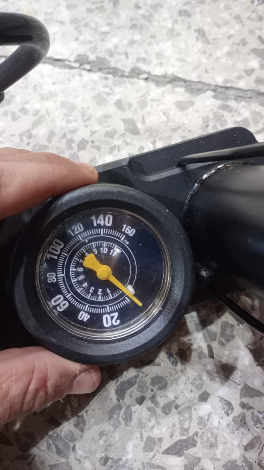 🚗🔥 Inflador Manual de Pie para Llantas de Carro, Moto, Pelotas y Más 🔥🏍️⚽