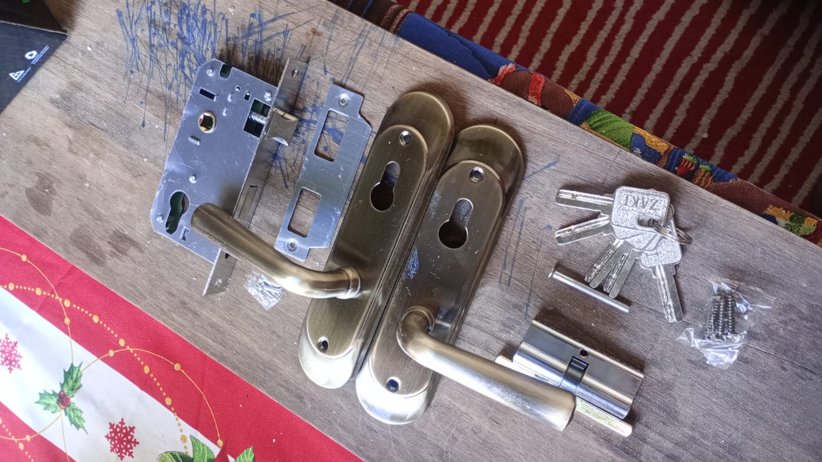 🚪🔒 Chapas metálicas reforzadas para puertas – Seguridad y estilo 🔒🚪